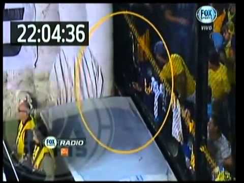 El momento del ataque a los jugadores de River