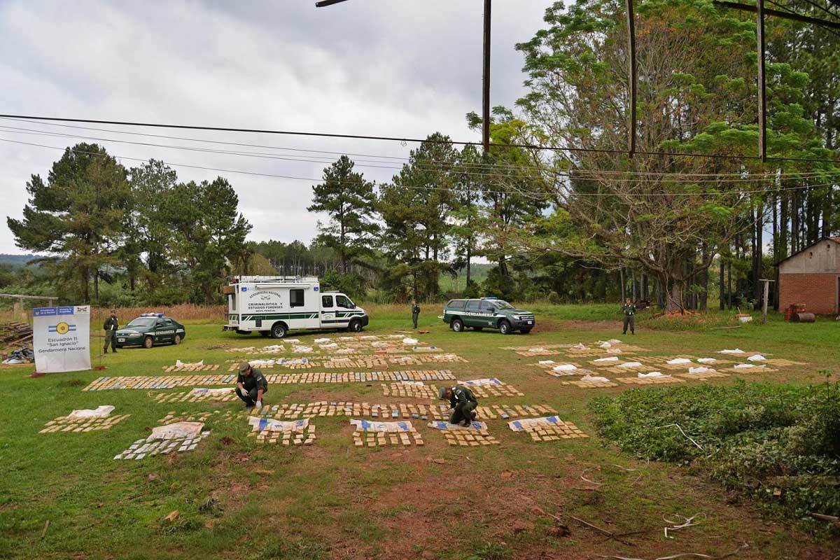Gendarmería secuestró casi 4 toneladas de marihuana