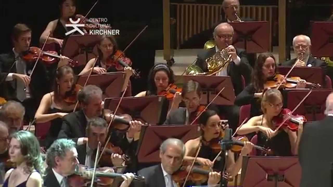 El himno en el cumpleaños 205 de la Patria