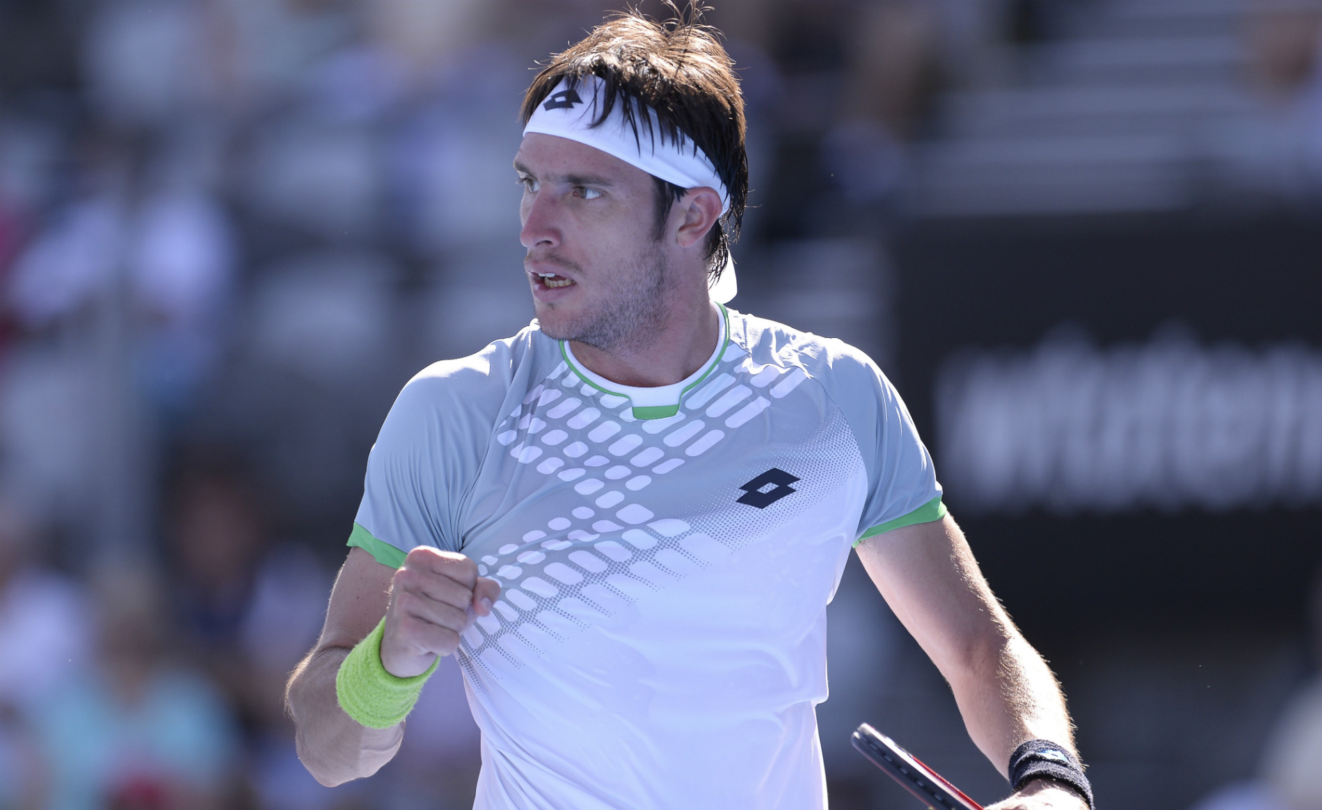 Mayer ganó y está en los octavos del Masters de Madrid