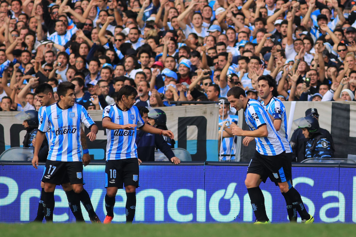 Racing se quedó con el clásico de Avellaneda