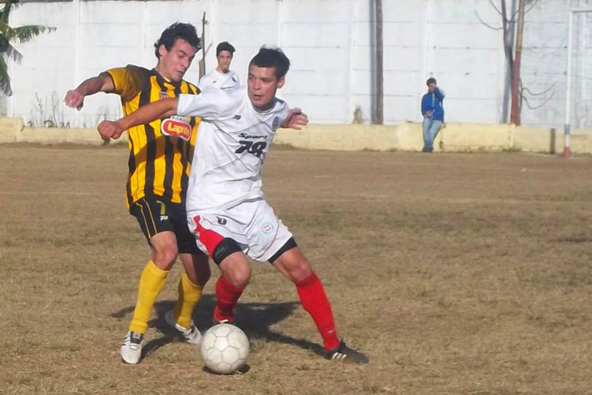 Rosarina de Fútbol: Tiro Suizo ganó el clásico del sur