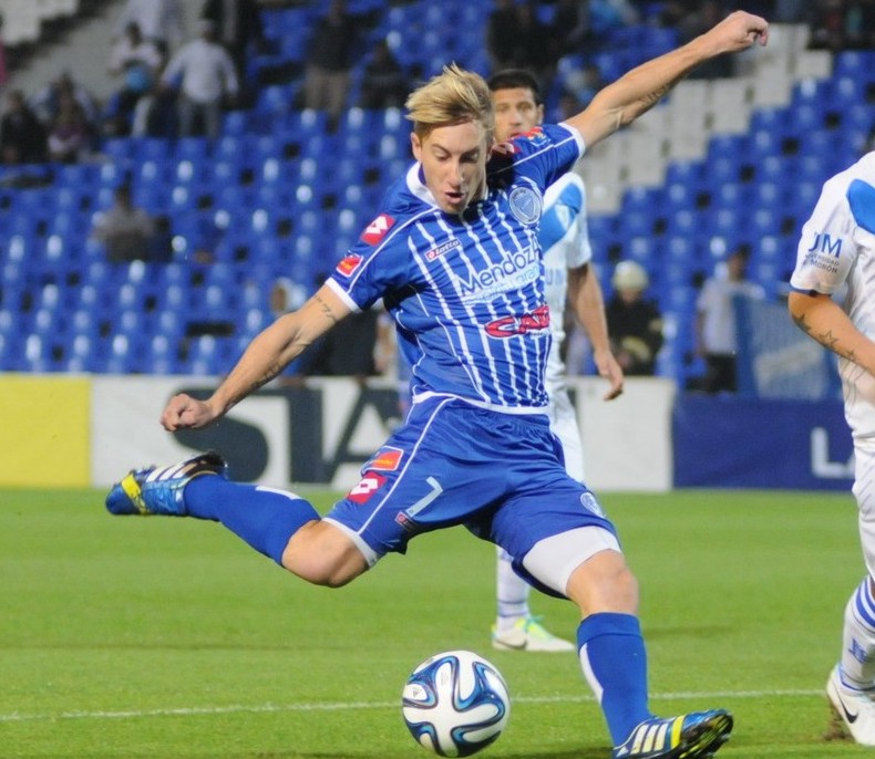 Castillón se convirtió en nuevo jugador de Banfield