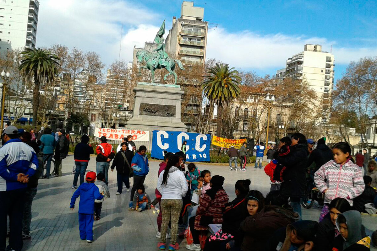La CCC ya protesta en calles y en la plaza San Martín