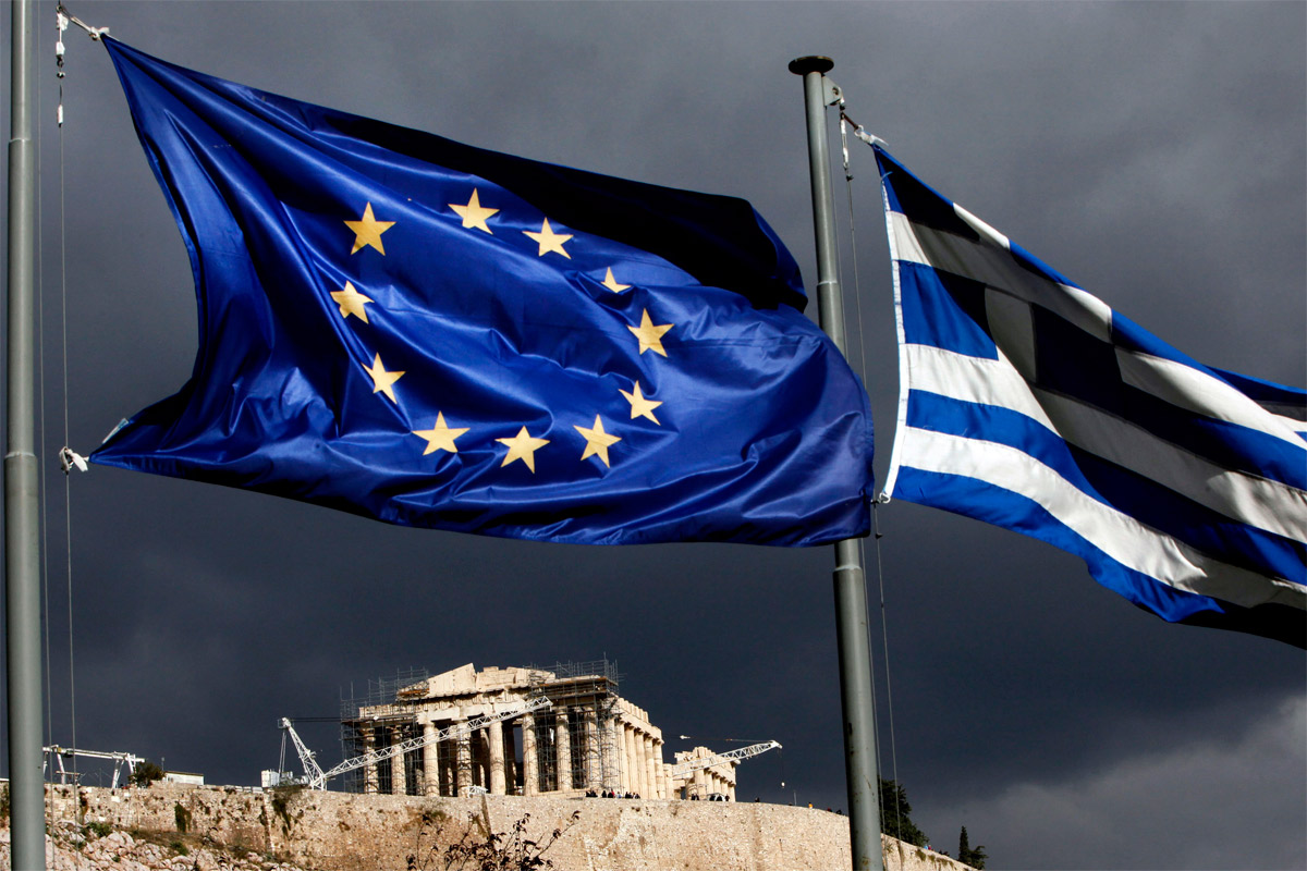 Obligan a Grecia a ajustarse y ceder soberanía
