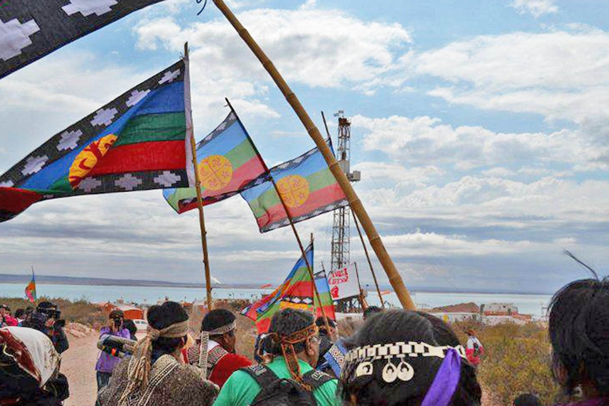 YPF denuncia a mapuches por interrumpir sus tareas