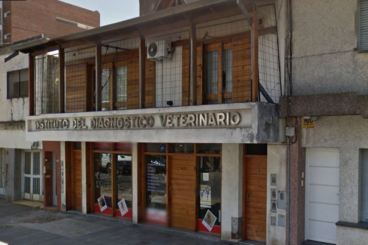 Dos delincuentes armados robaron una veterinaria