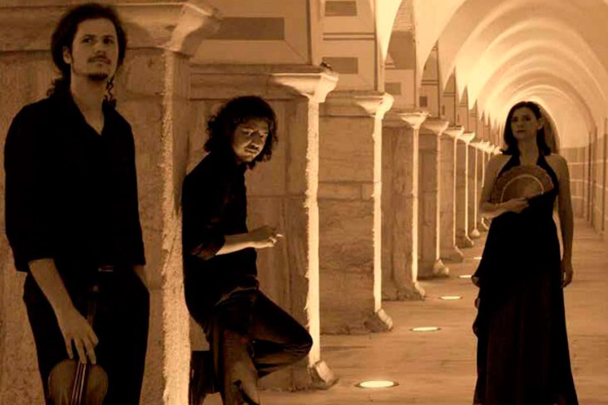 La obra “Bésame en la boca” aterriza en el teatro de AEC