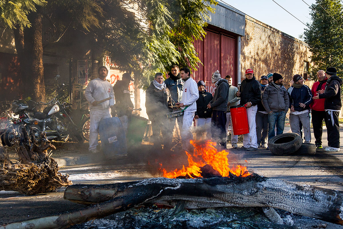 Trabajadores de Cerámica Jas al  Ministerio de Trabajo