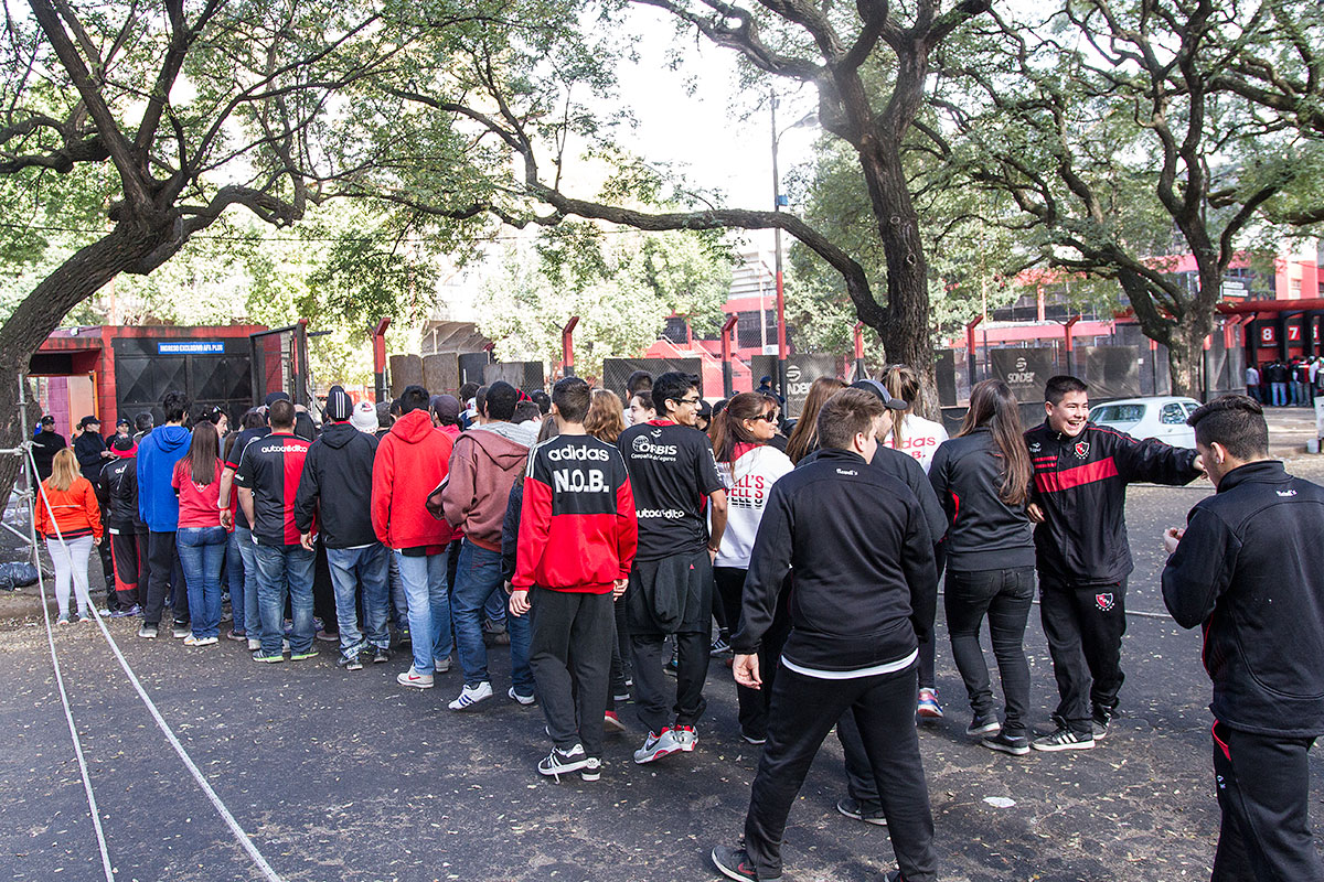 Un sector de los hinchas leprosos convoca a movilización
