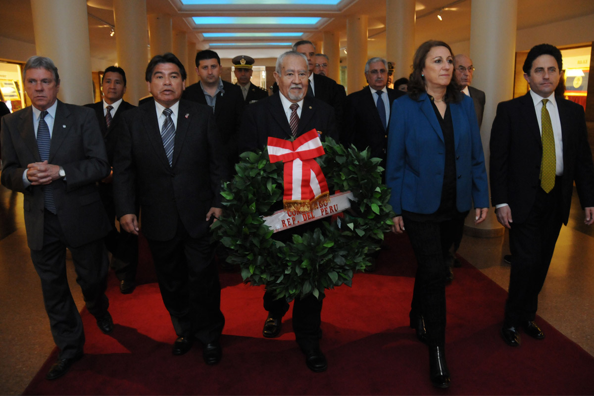 Rosario conmemoró el 194º aniversario de Perú