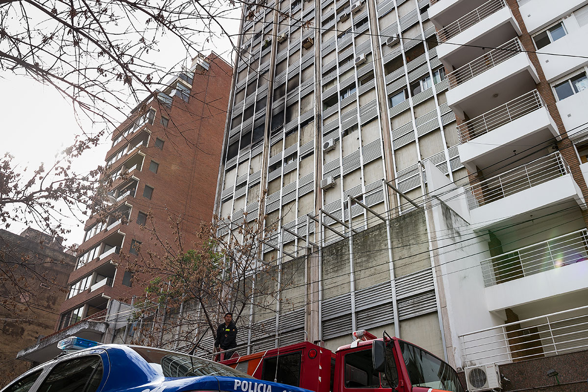 Incendio en edificio céntrico generó evacuación y pánico