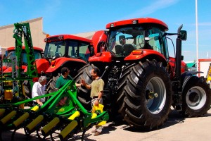 maquinaria-agrícola-editada