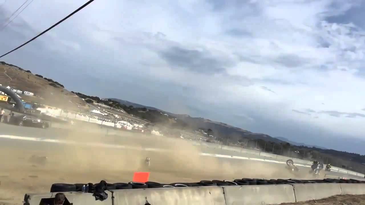 Impresionante accidente de dos motociclistas españoles