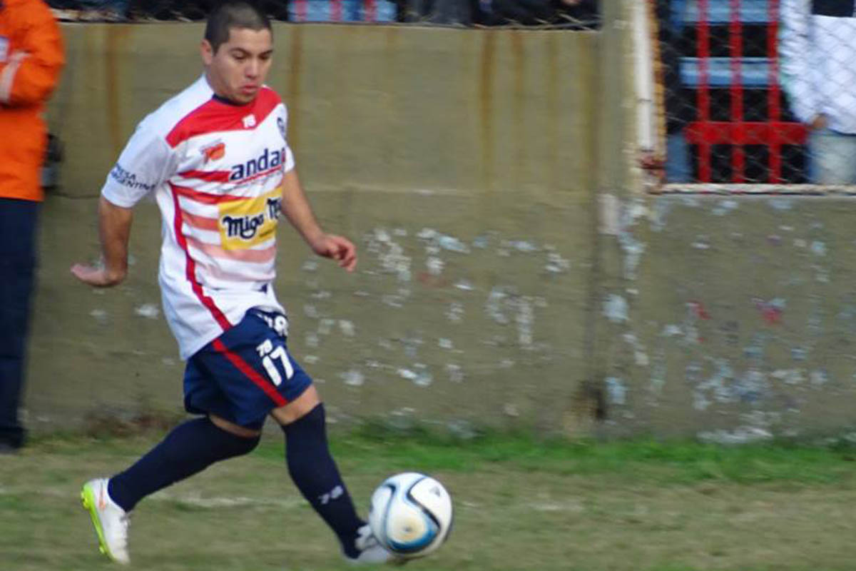 Primera C: El Charrúa ganó sobre el final y sigue en carrera