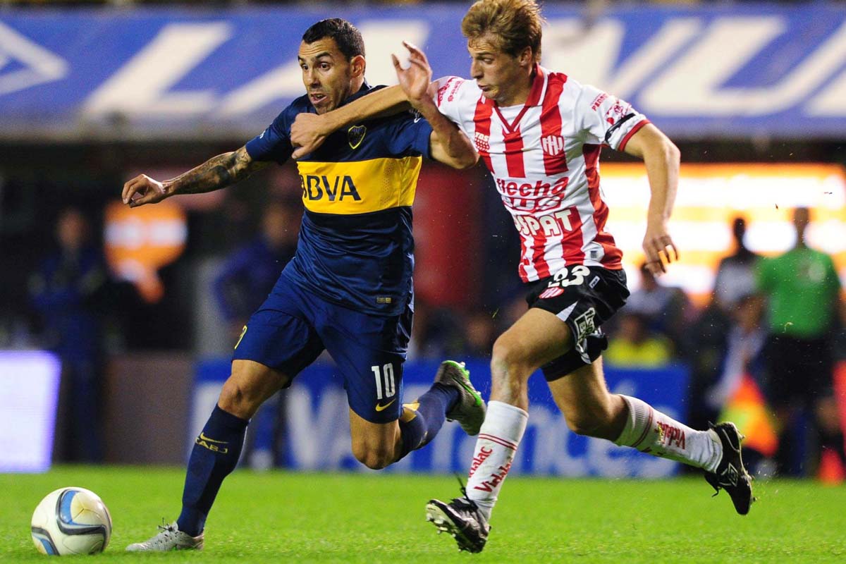 En un final infartante, Boca perdió y comparte la punta