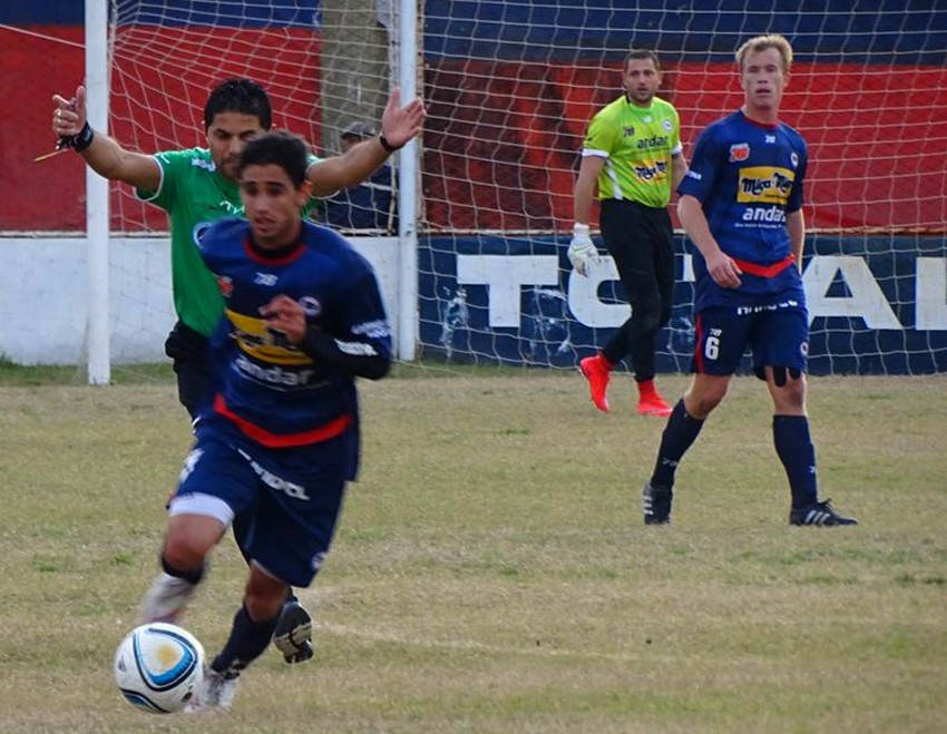 Primera C: Central Córdoba perdió y se le negó la punta