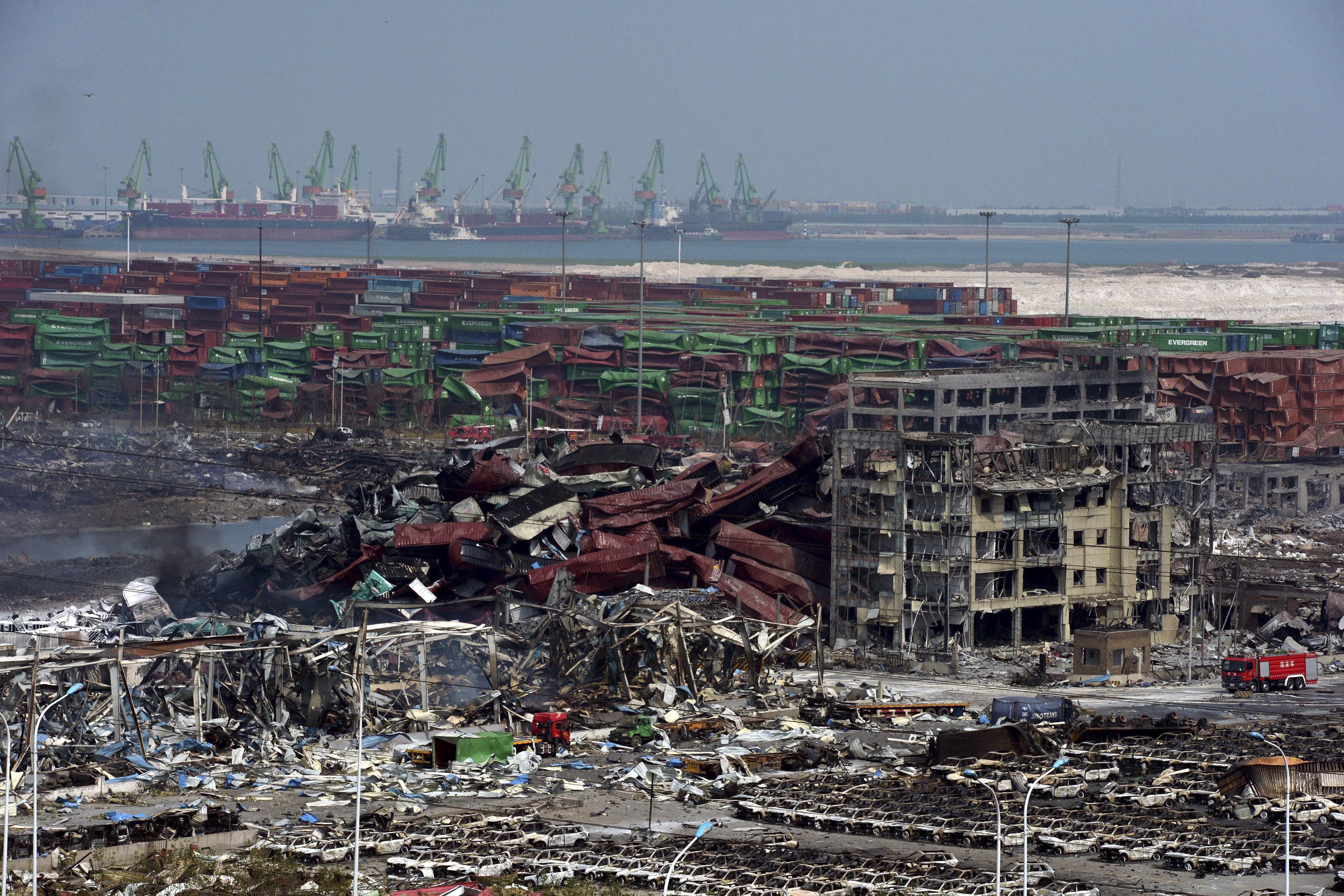 Por explosiones en Tianjin ya suman 112 los muertos