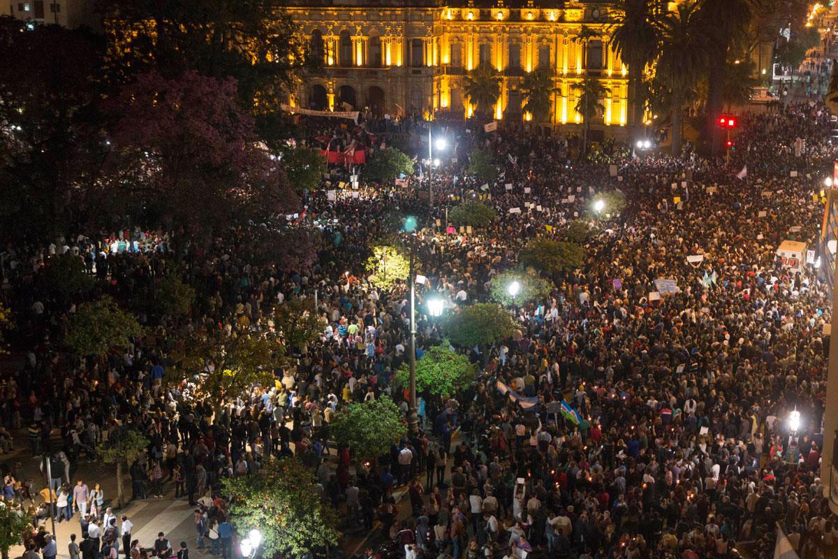 Masiva marcha de protesta tras elecciones en Tucumán