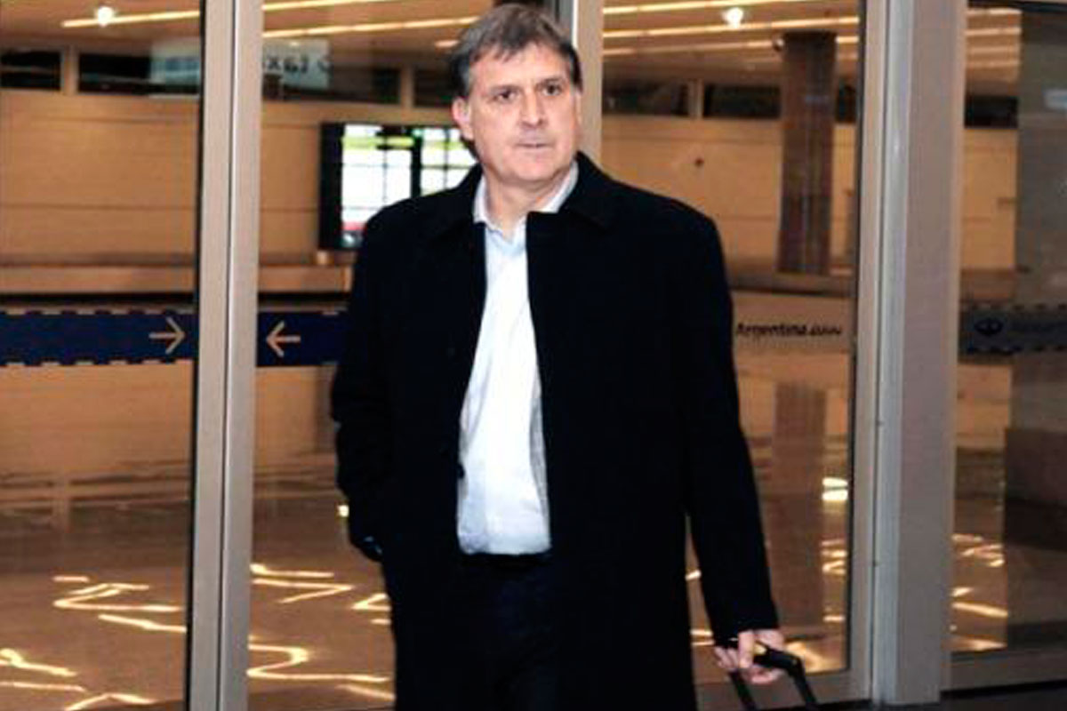 Martino y los convocados del fútbol local llegaron a Houston