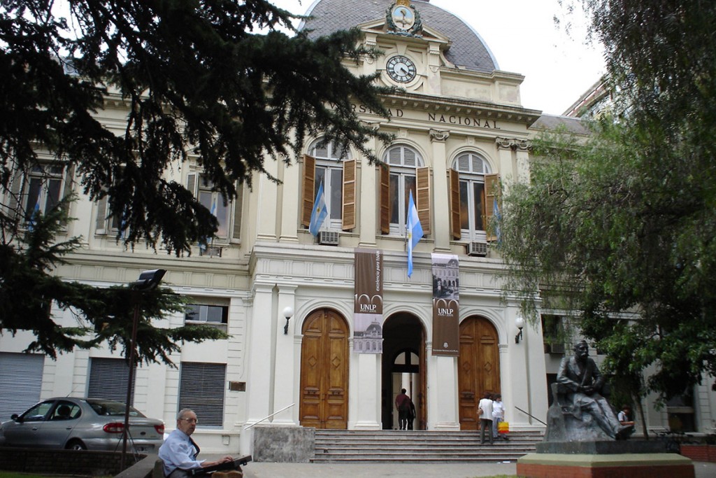 Universidad-de-la-plata-editado