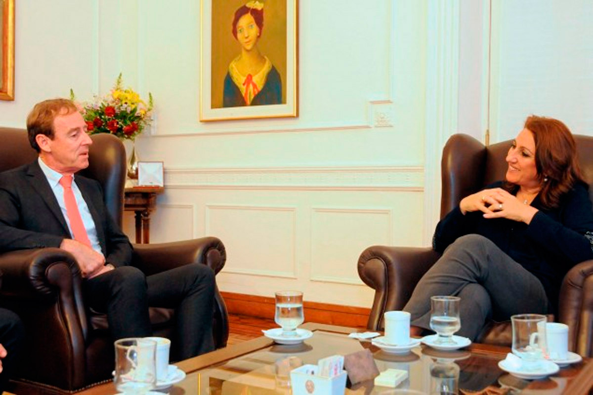La intendenta Fein recibió al embajador de Australia