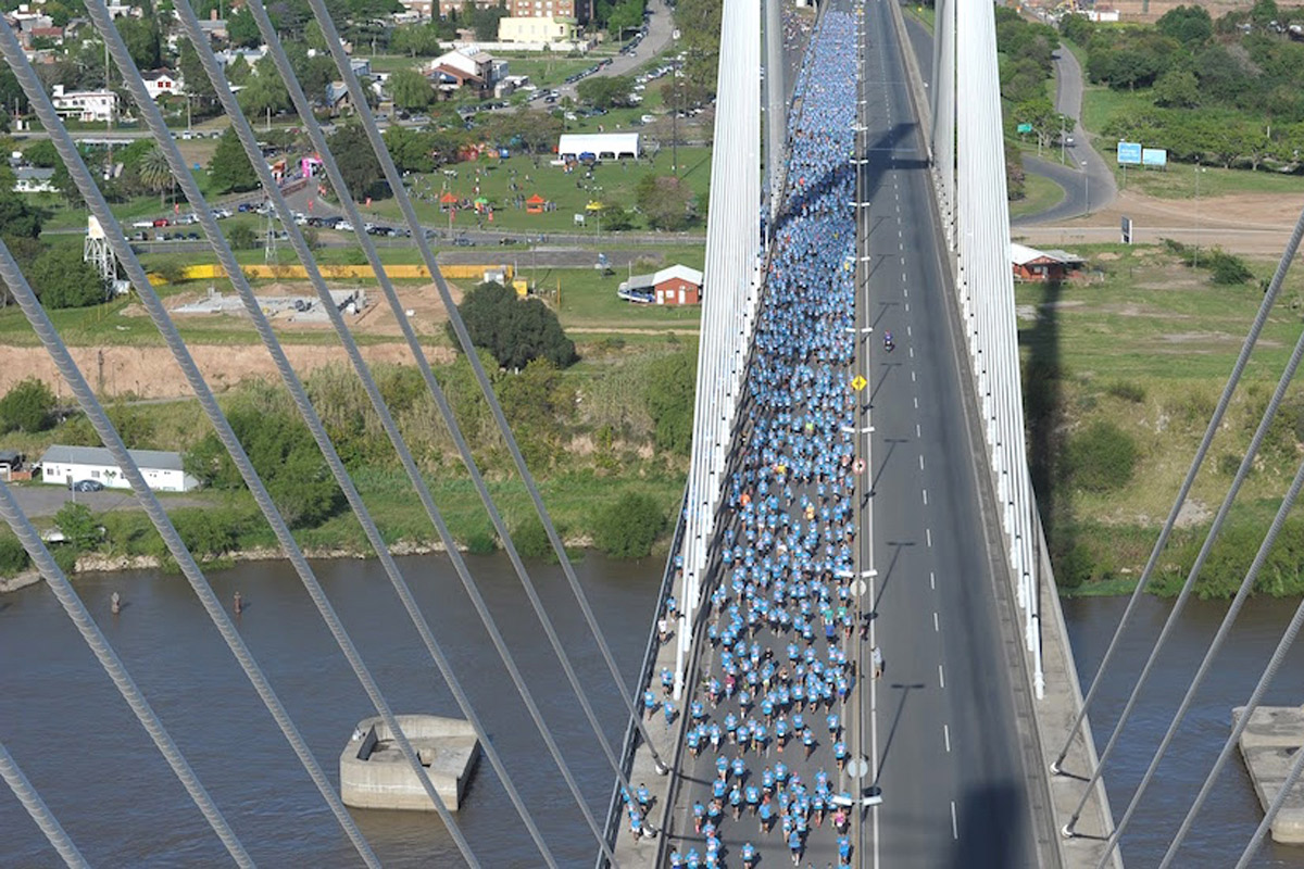 Se corrió la maratón del Puente Rosario-Victoria