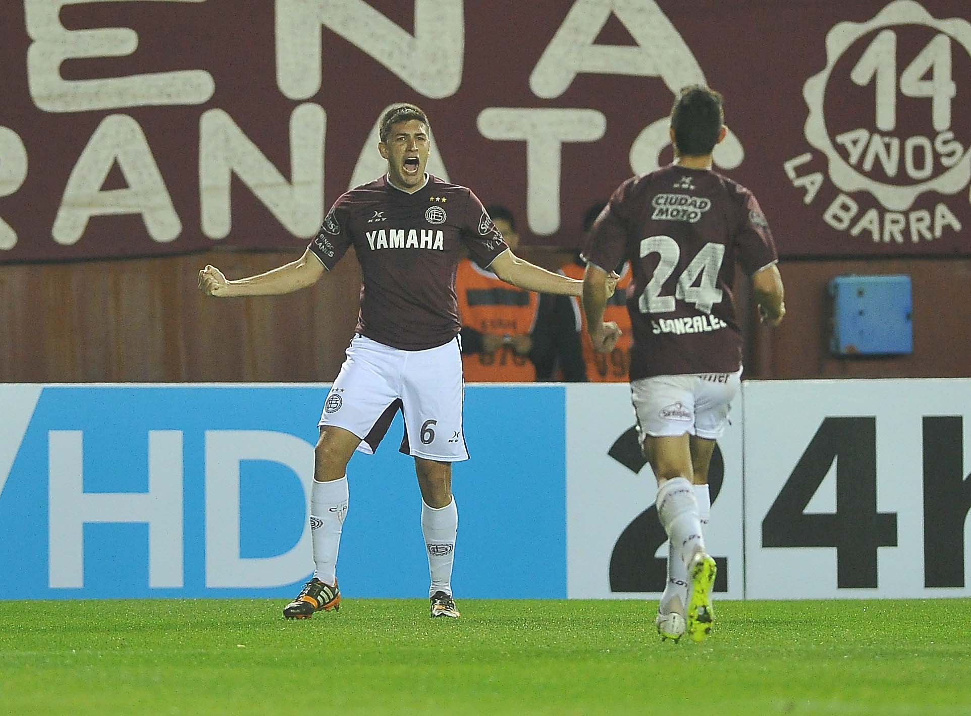 Lanús goleó a Belgrano 5 a 1 y avanzó en la Sudamericana