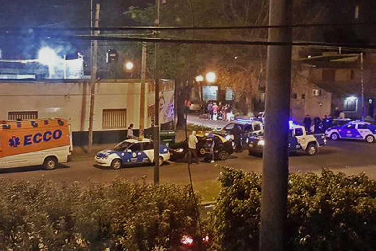 Dispararon sorpresivamente mientras jugaban fútbol