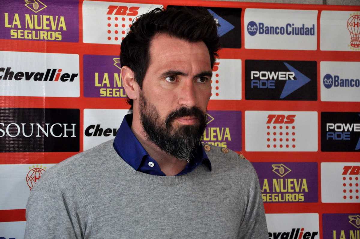 «Todos esperan una victoria de Huracán contra el puntero»