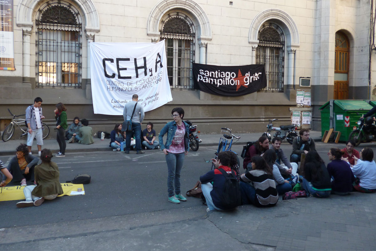 En Humanidades se tensa la relación autoridades-alumnos