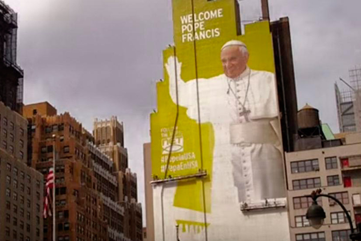 Pintan en Nueva York un mural del Papa Francisco