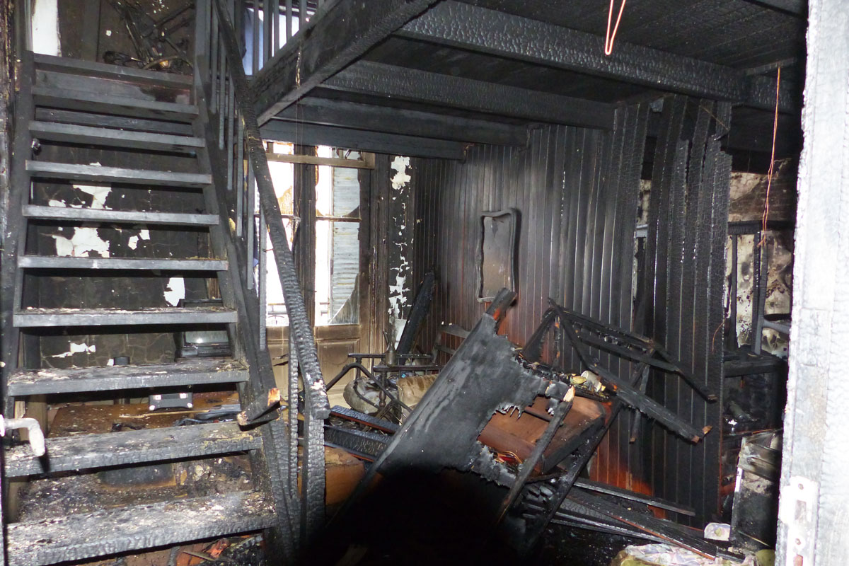 El incendio parcial de una pensión alteró el microcentro
