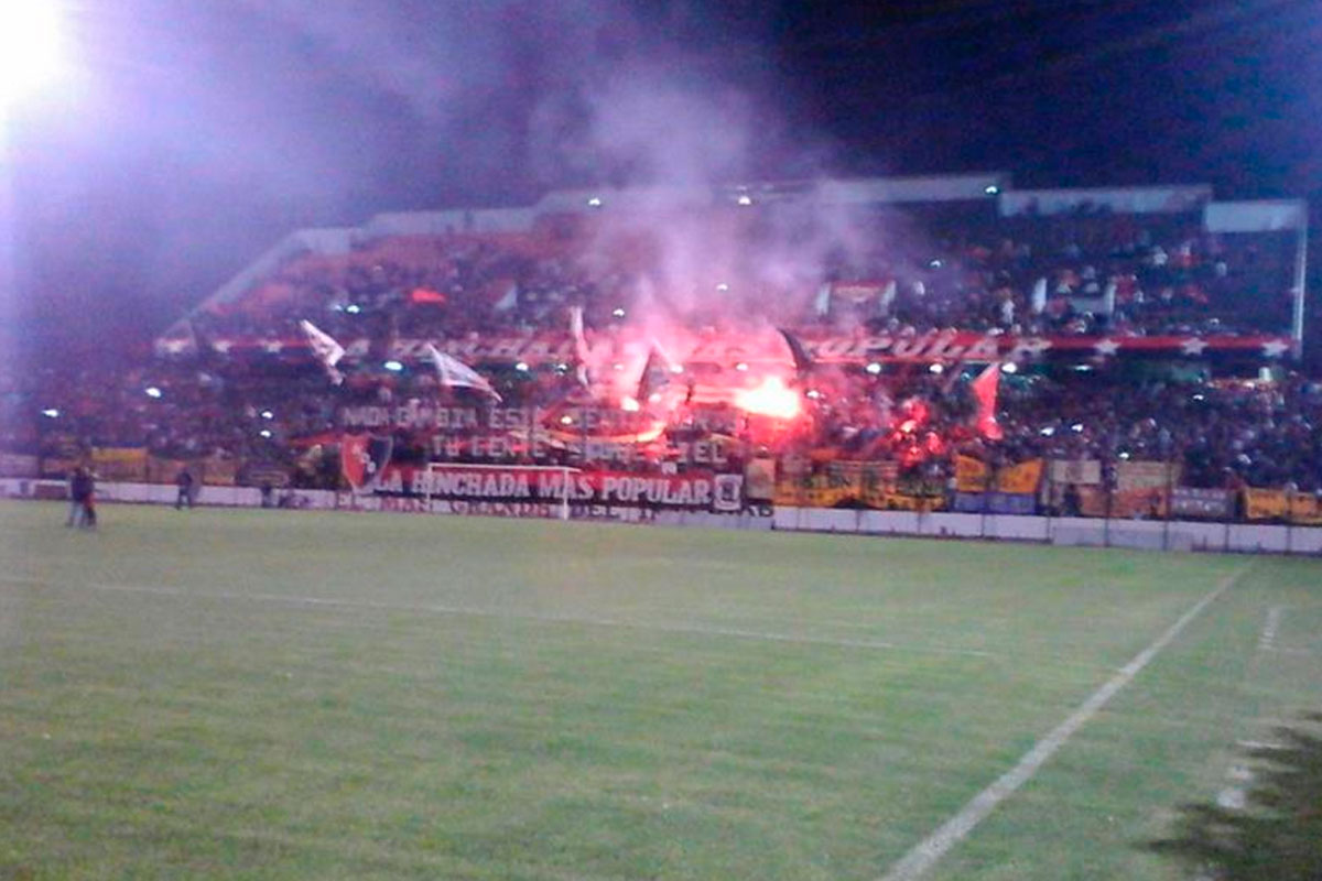 Los hinchas de Newell’s realizaron el clásico banderazo