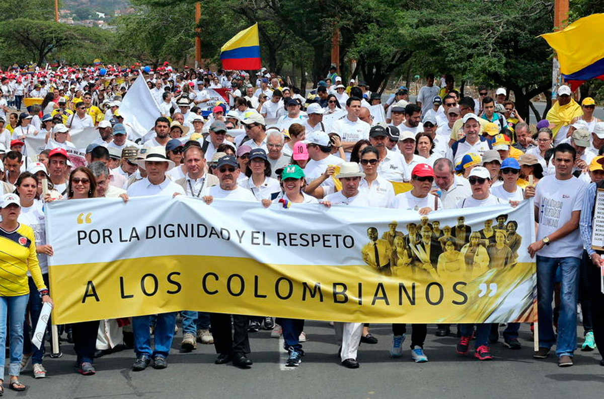 Colombianos protestaron por  el cierre de una frontera