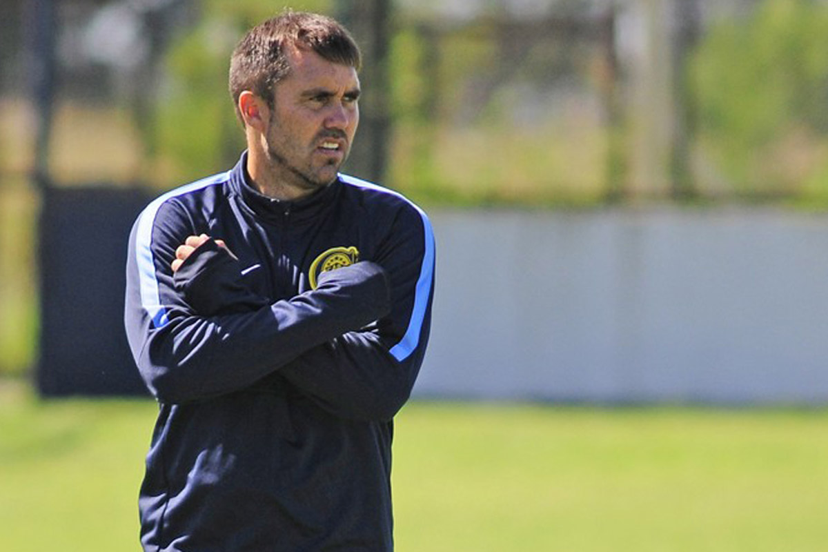 Coudet realizaría cambios para enfrentar a Godoy Cruz