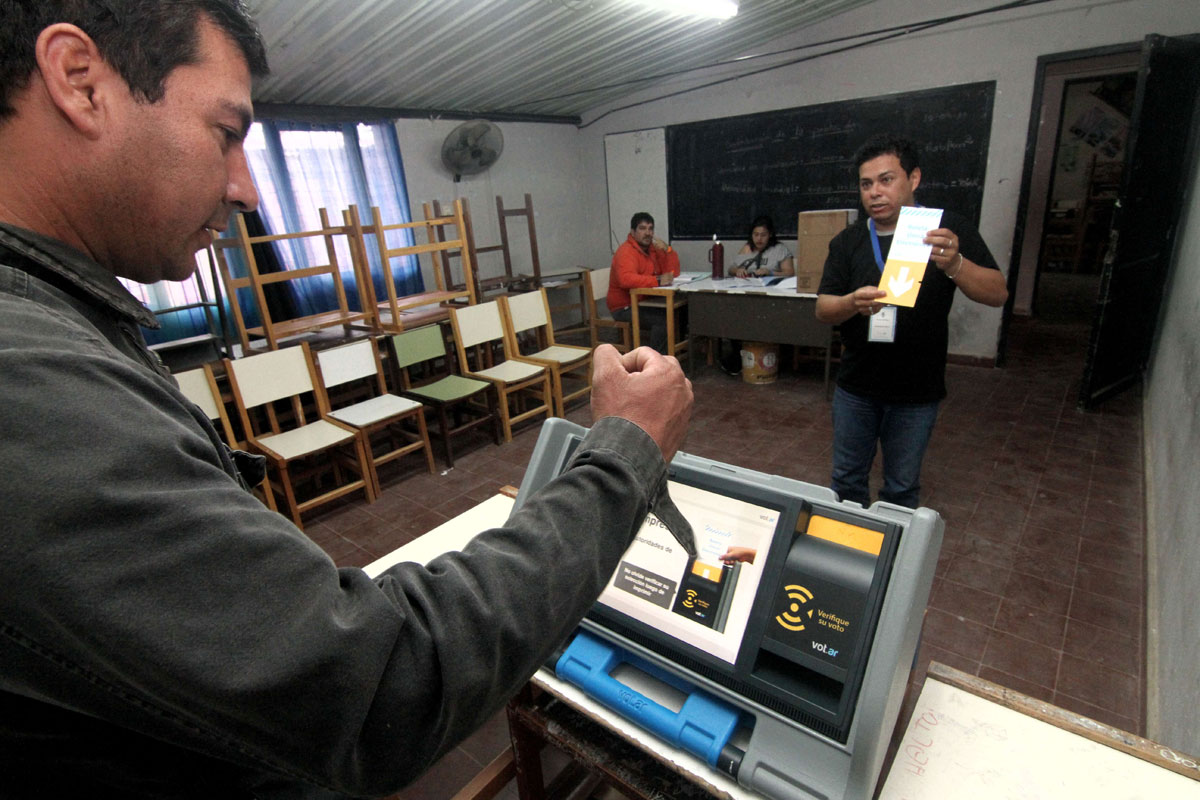 Cerraron los comicios, ahora se esperan resultados