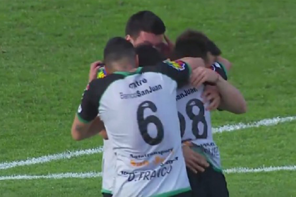 San Martín goleó a Velez, en San Juan