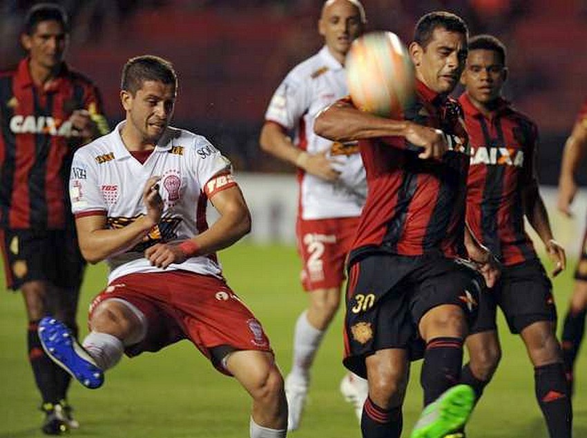 Huracán empató en Brasil y confía en clasificar