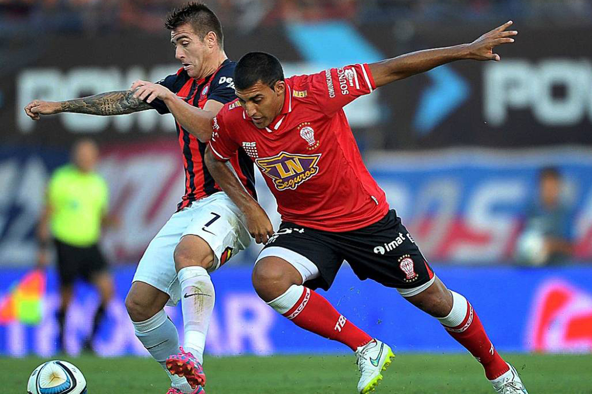 San Lorenzo enfrenta a Huracán arriesgando la punta