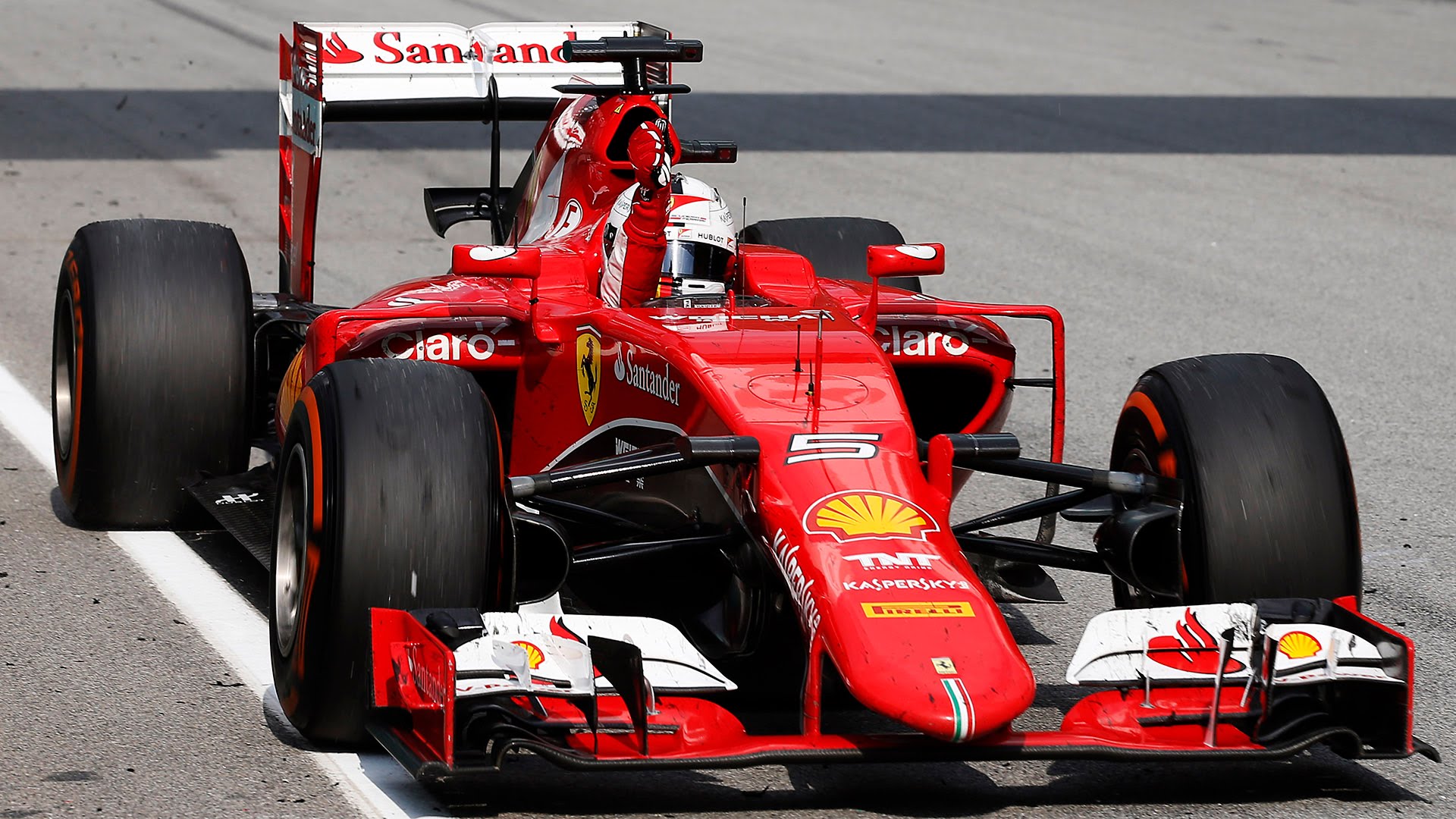 La pole en Singapur quedó para el piloto alemán Vettel