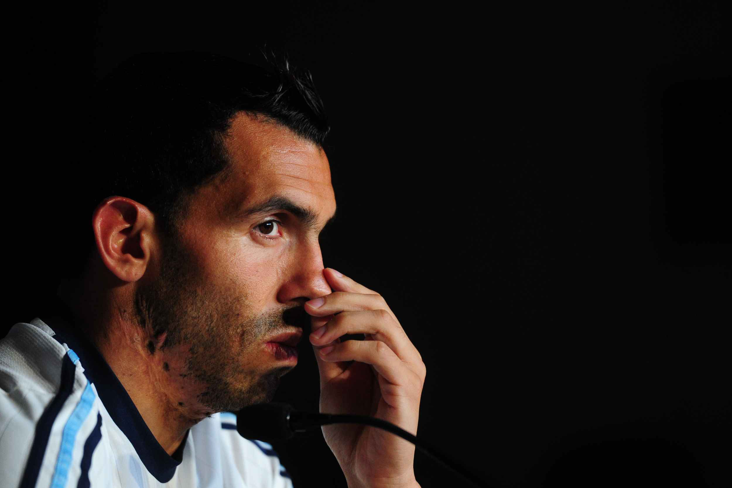 Tevez dijo que Argentina debe recuperar la actitud