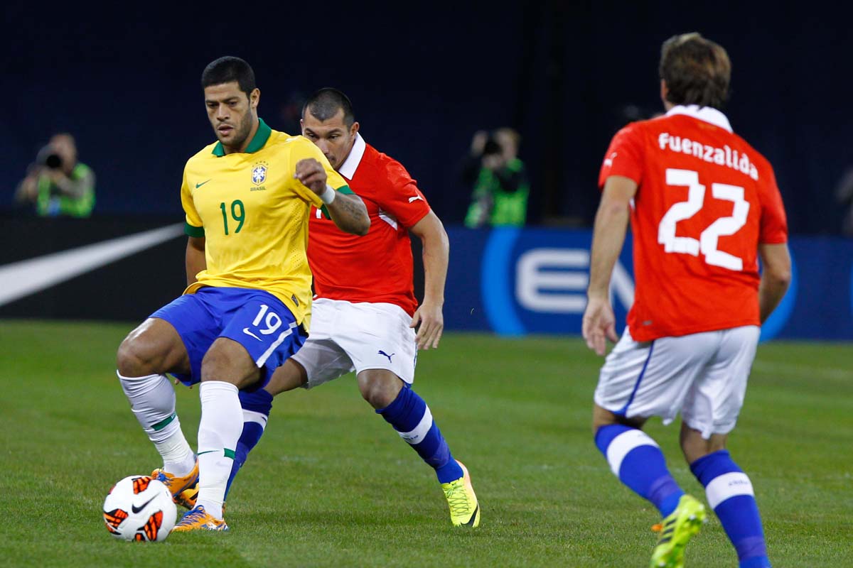 Chile y Brasil se enfrentan en Santiago en un partidazo