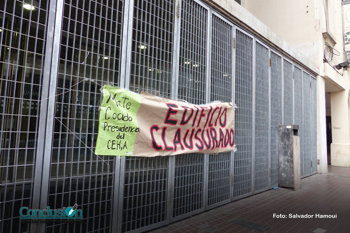 Reclamo en Humanidades por las condiciones edilicias