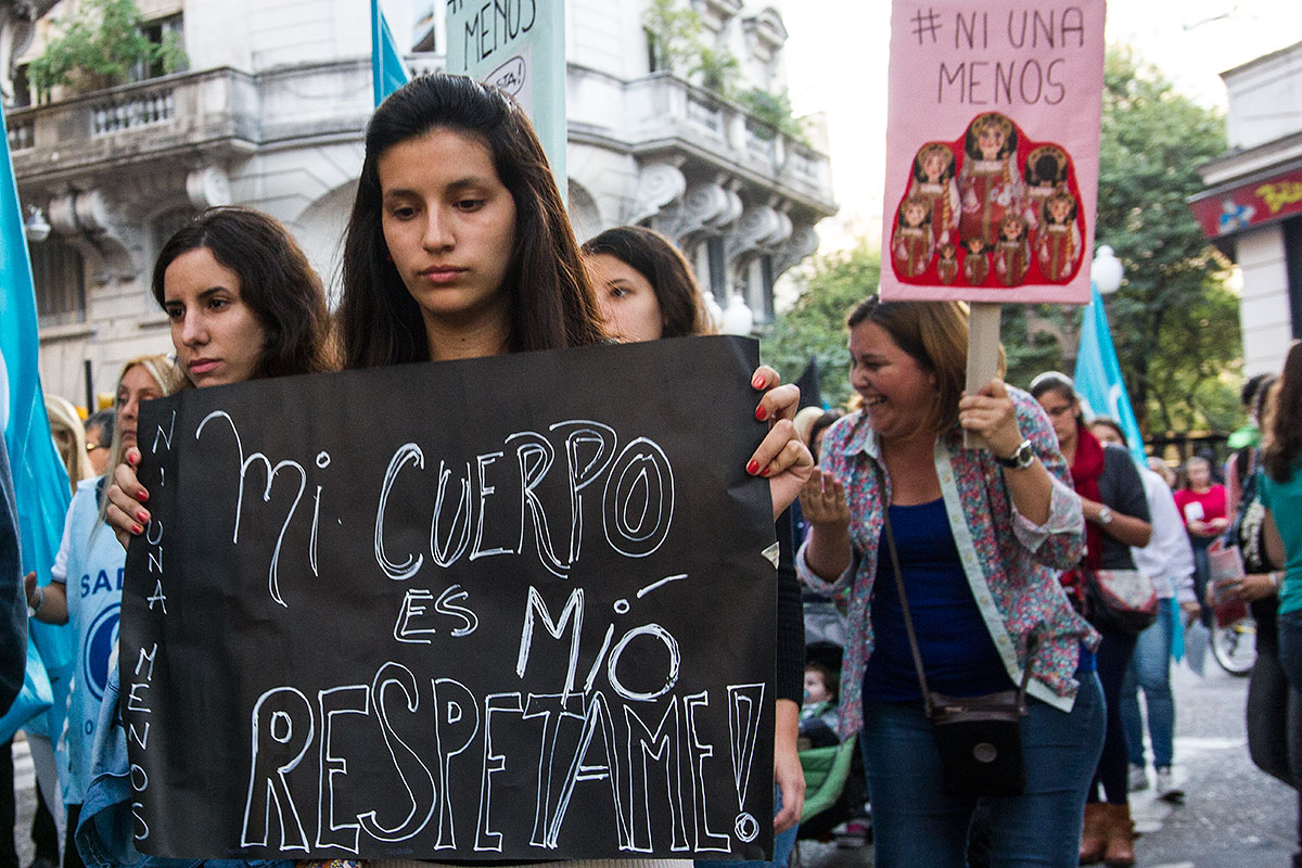 Violencia de género: marcha pidiendo emergencia nacional