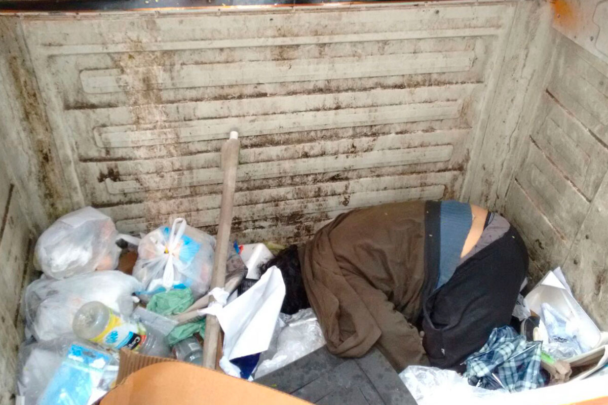 Encuentran un cuerpo dentro de un contenedor de basura