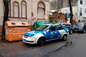 Policía