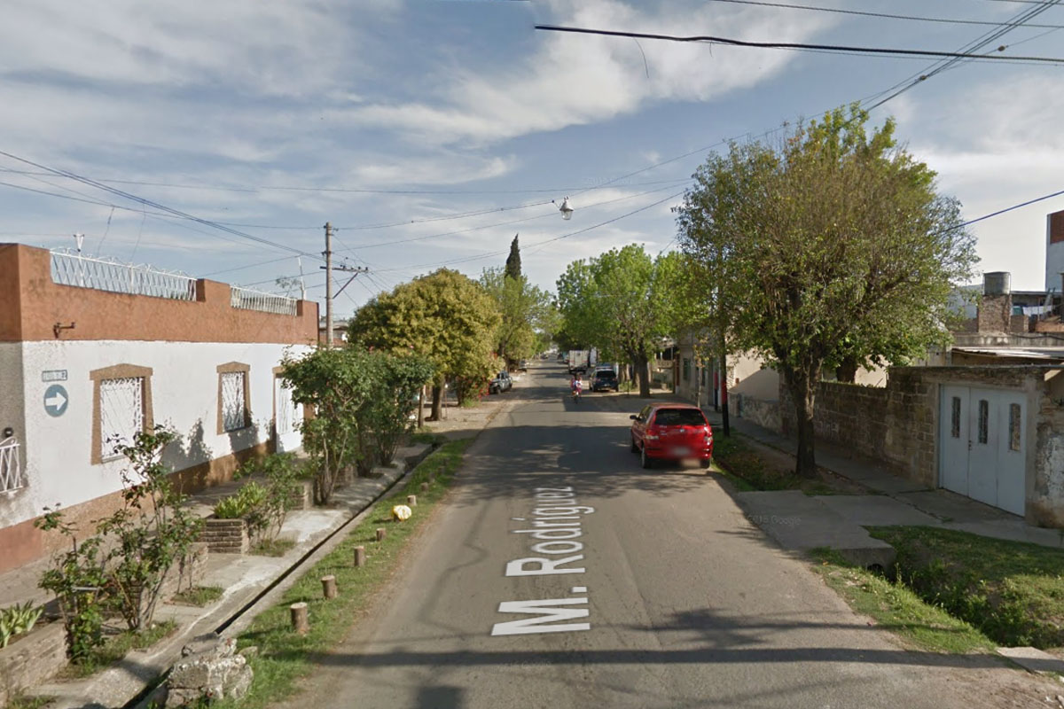 Robaron electrodomésticos y un auto en una entradera