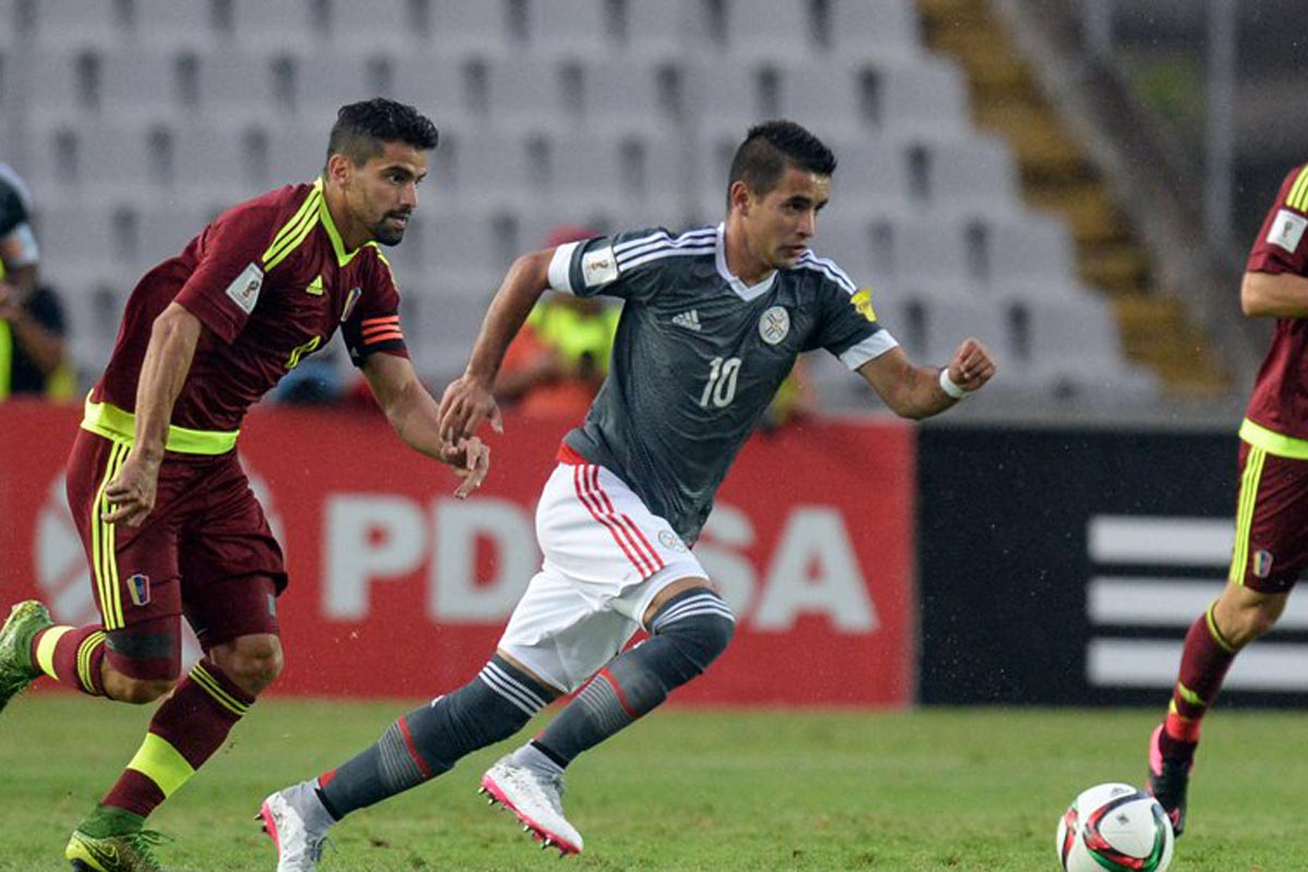 Paraguay ganó fuera de casa y espera a Argentina