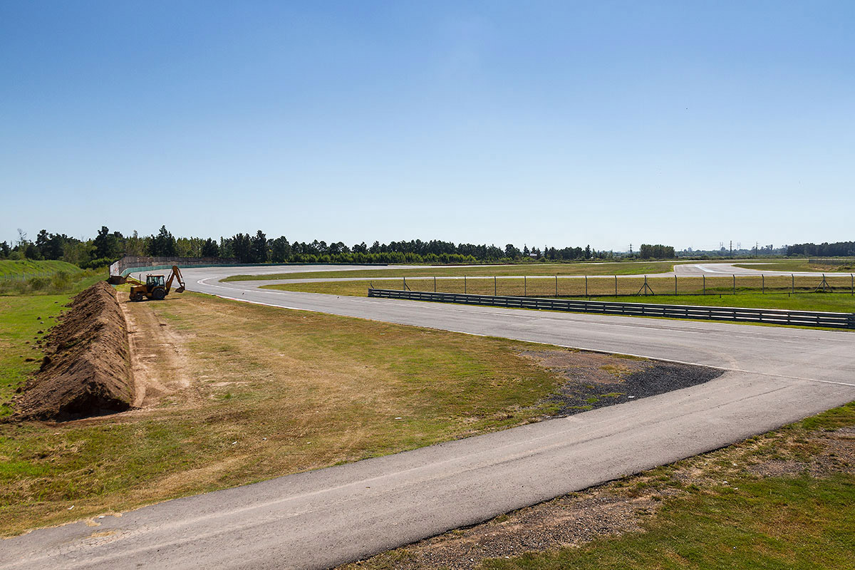Avanzan obras de mitigación de ruidos en autódromo local